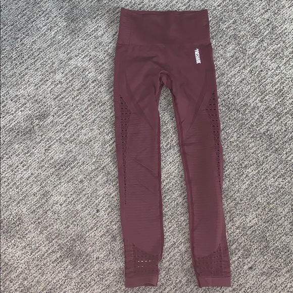 Gymshark maroon seamless leggings. Worn once - Picture 1 of 2